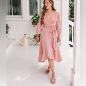 Gal Meets Glam | Jennifer Dress| size 4| Elegant Pink Wrap Dress